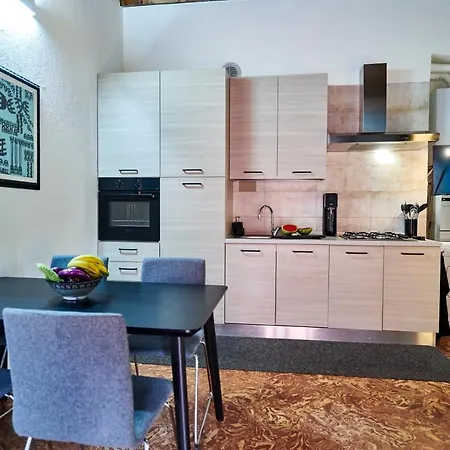 Tra I Tetti E Il Cielo Apartment