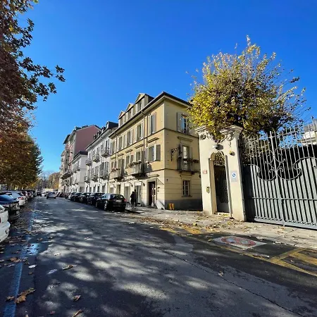 Tra I Tetti E Il Cielo *