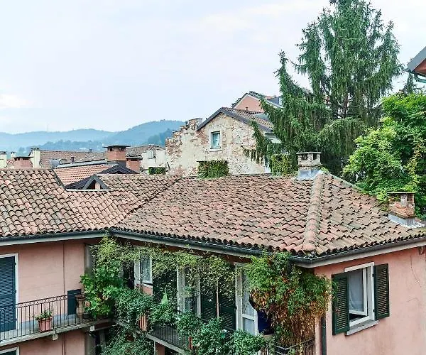 Tra I Tetti E Il Cielo *