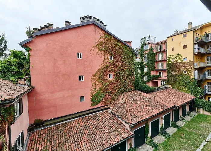 Tra I Tetti E Il Cielo Torino